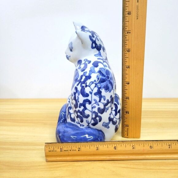 Blue and White Ceramic Cat Figurine - Picture 9 of 11